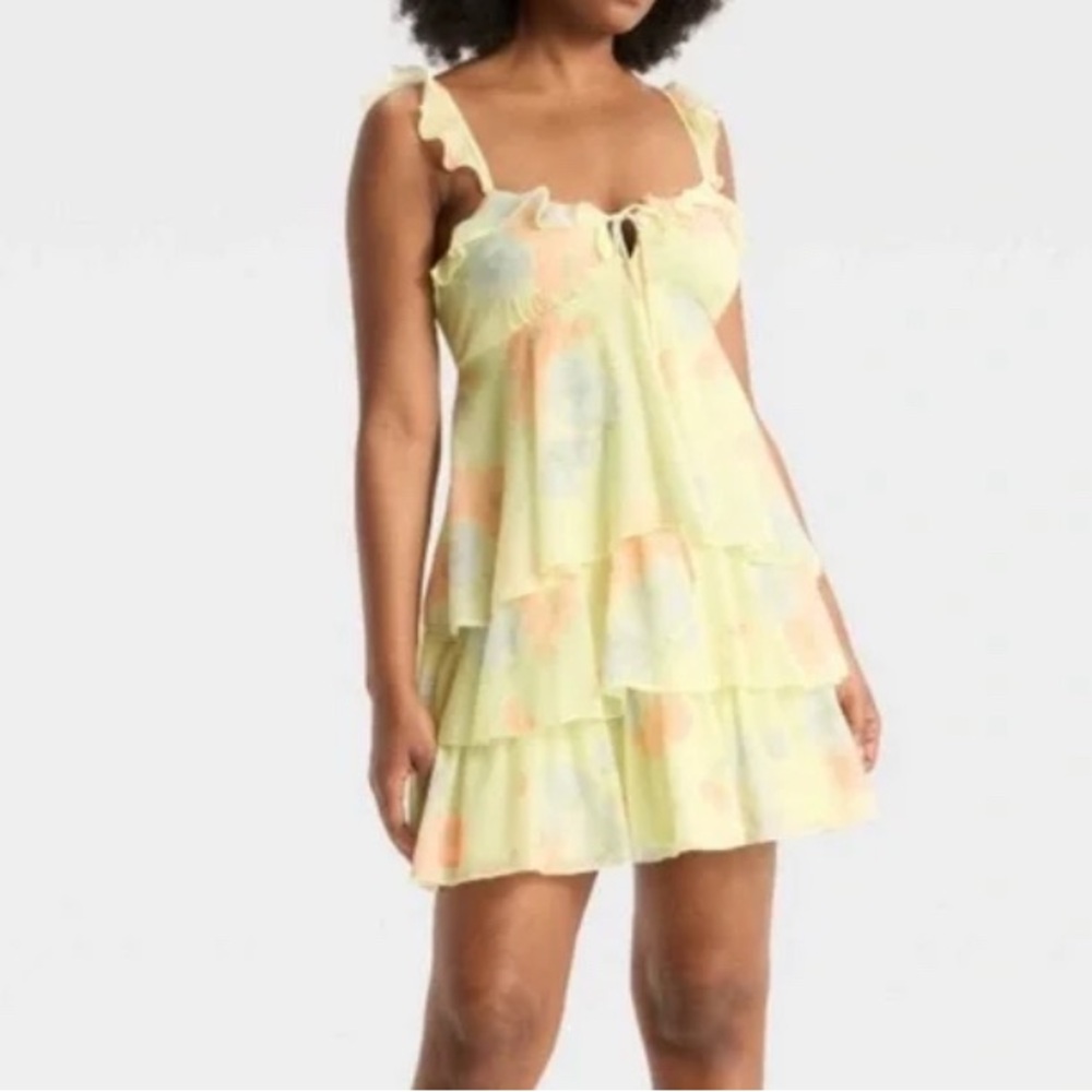 Tiered Babydoll Milkmaid Dress Size Medium Green Floral Spring Sundress